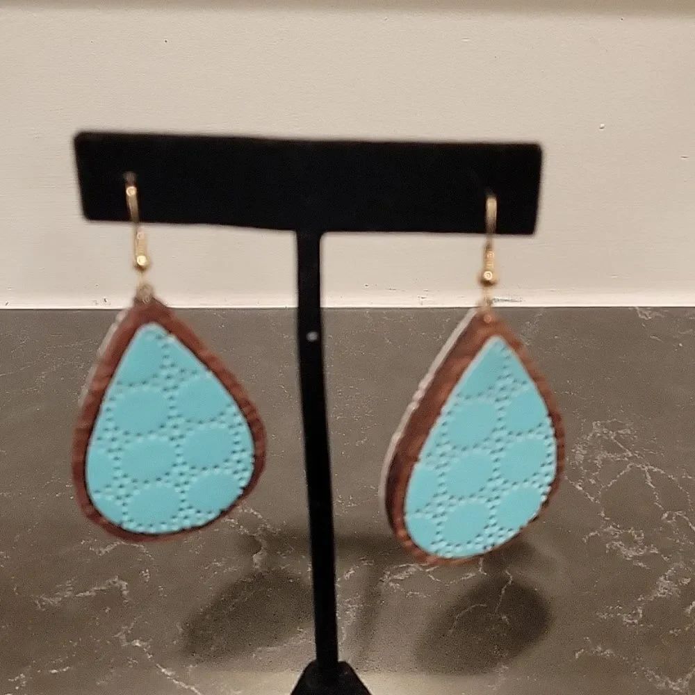 BRAND NEW MUDD BOHEMIAN WOOD TEARDROP DANGLE EARRINGS 2.25" STATEMENT E…